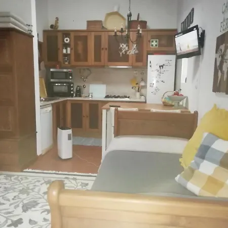 Homestay Casinha Amarela *