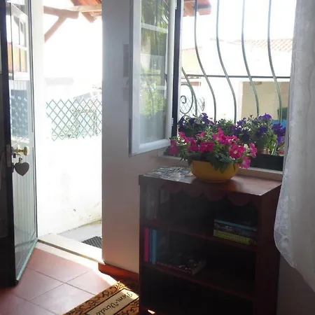 Casinha Amarela Homestay